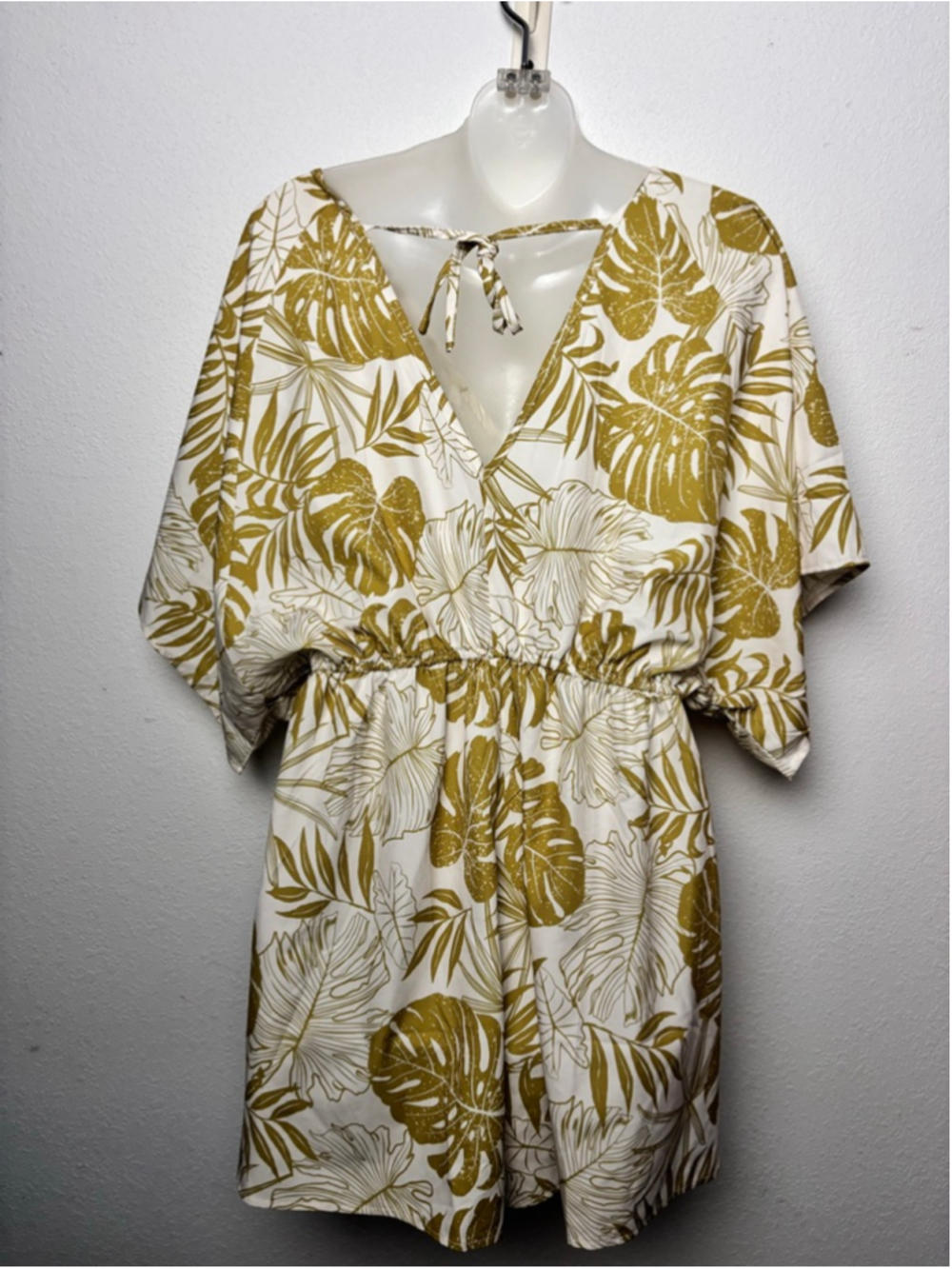 White Gold Leaf Print Romper Medium - Picture 4 of 4